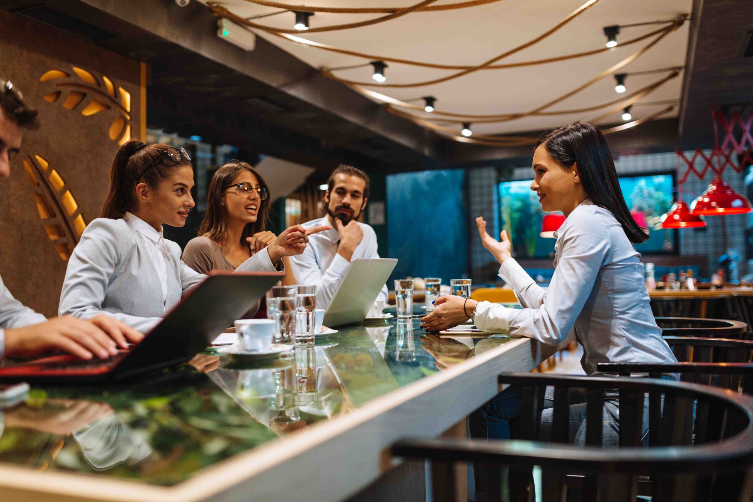 How a Digital Marketing Agency Dubai Helps Restaurants and Cafés Thrive